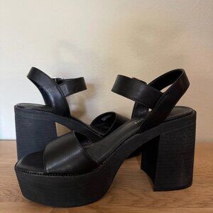 SM Black Chunky Block Platform Sandal in Women's 8.5. NEW without Box